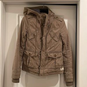 TNA winter, quilted jacket Sz small